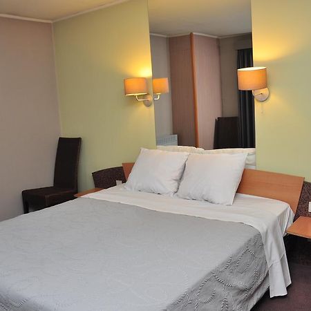 Отель Afrit 28 Heusden-Zolder Номер фото