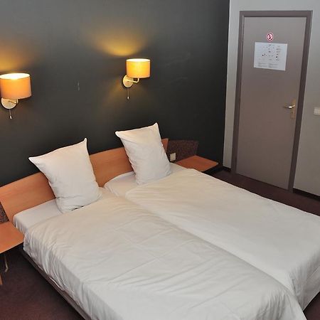 Отель Afrit 28 Heusden-Zolder Номер фото