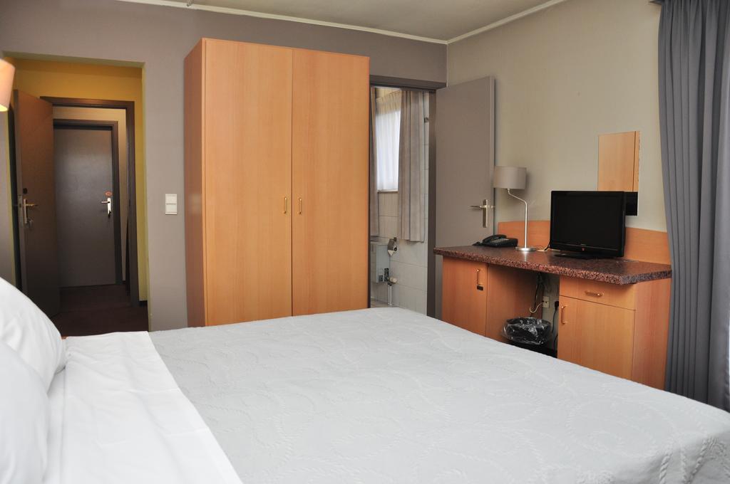 Отель Afrit 28 Heusden-Zolder Номер фото